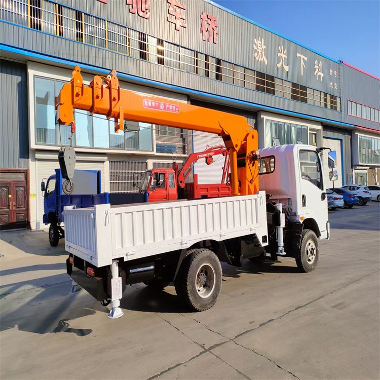 环江毛南族自治县三轮随车吊定制 农用改装机自备吊中瑞长期出售